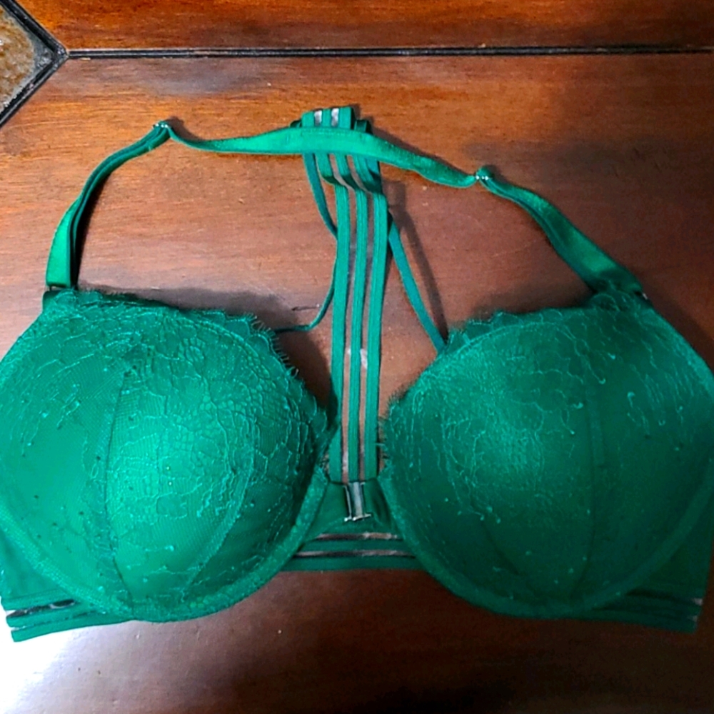 Victoria's Secret Very Sexy pushup bra